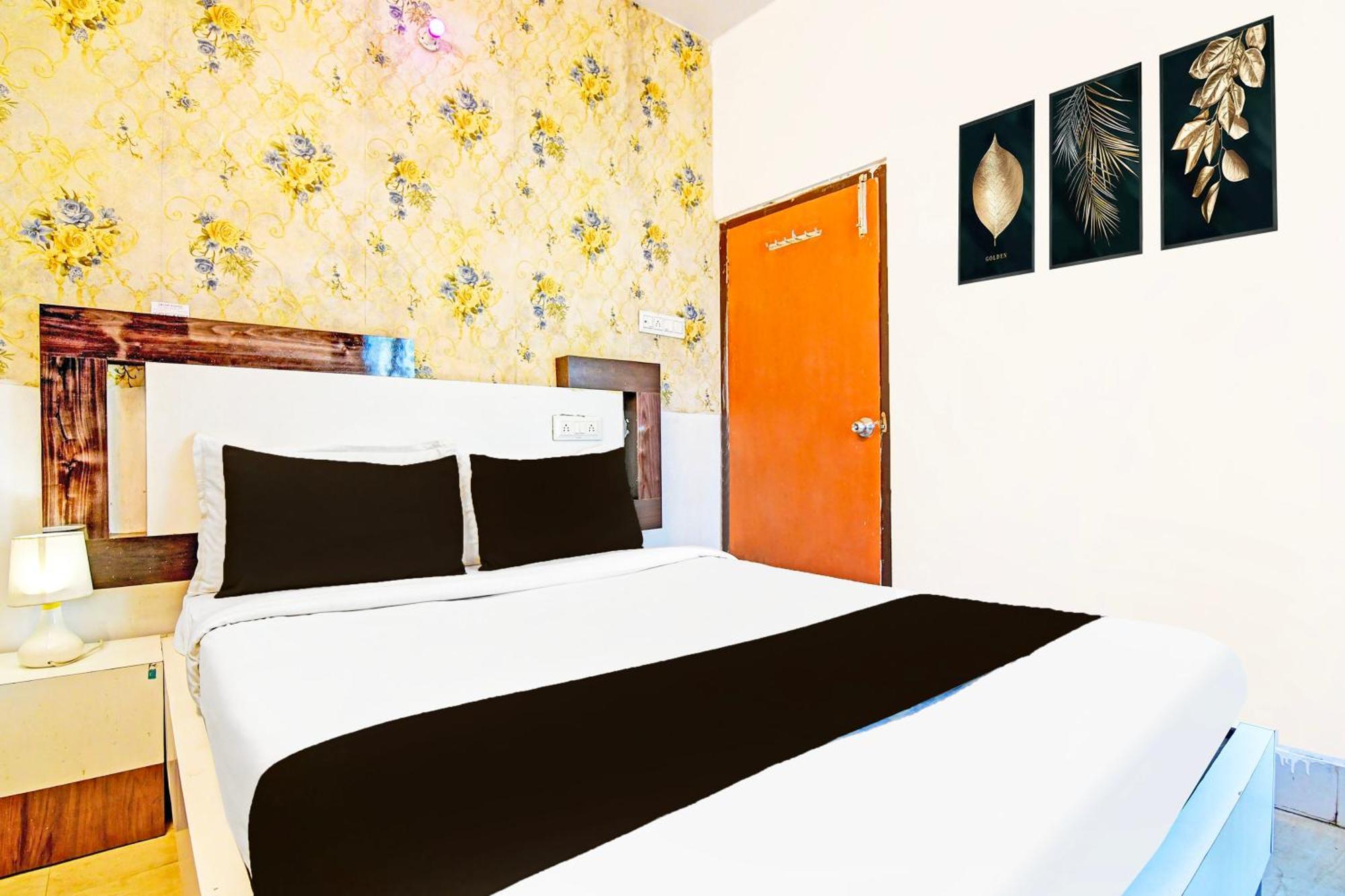 Super Hotel O Ruby Near Acropolis Mall Колката Екстериор снимка