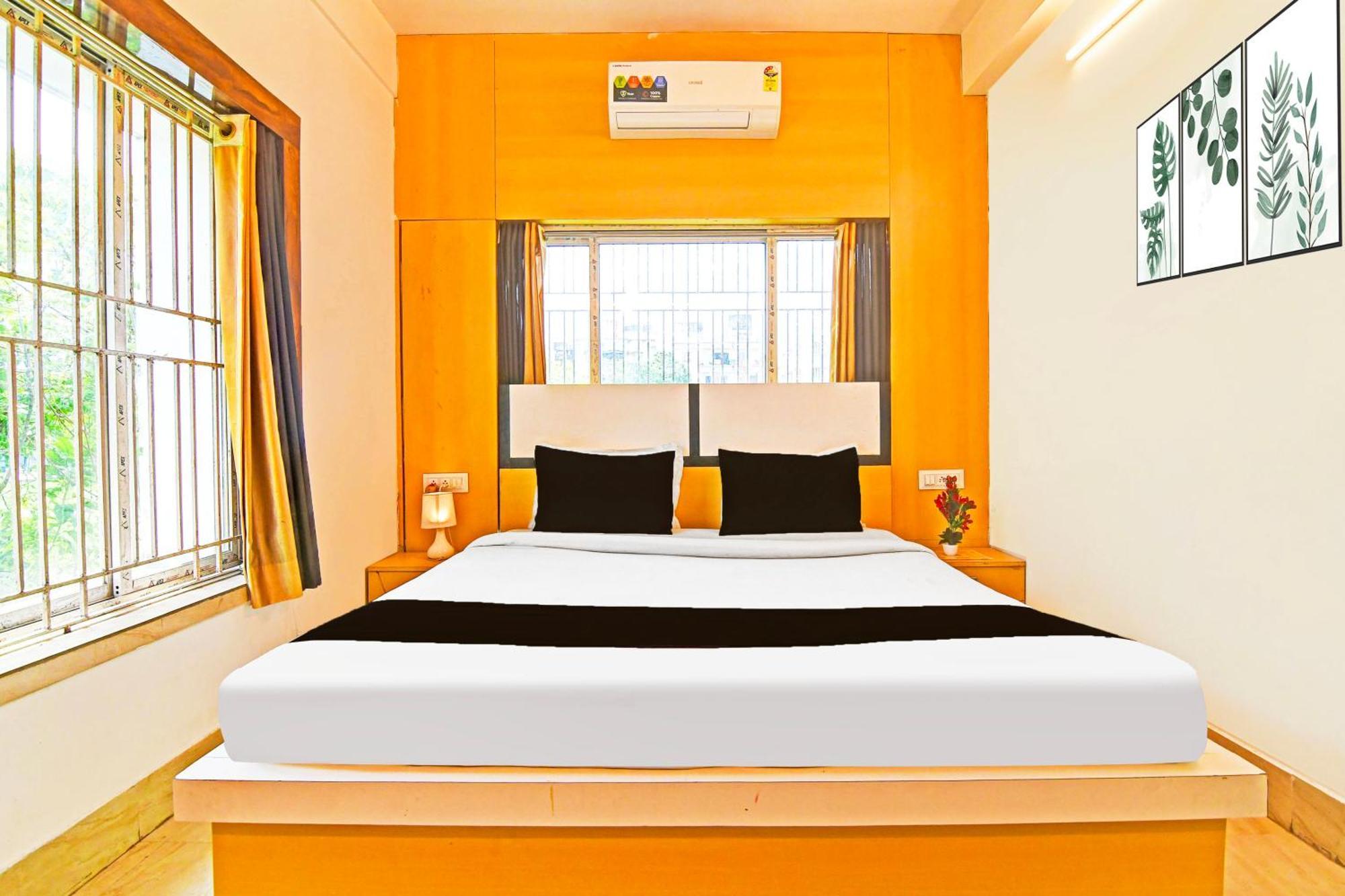 Super Hotel O Ruby Near Acropolis Mall Колката Екстериор снимка